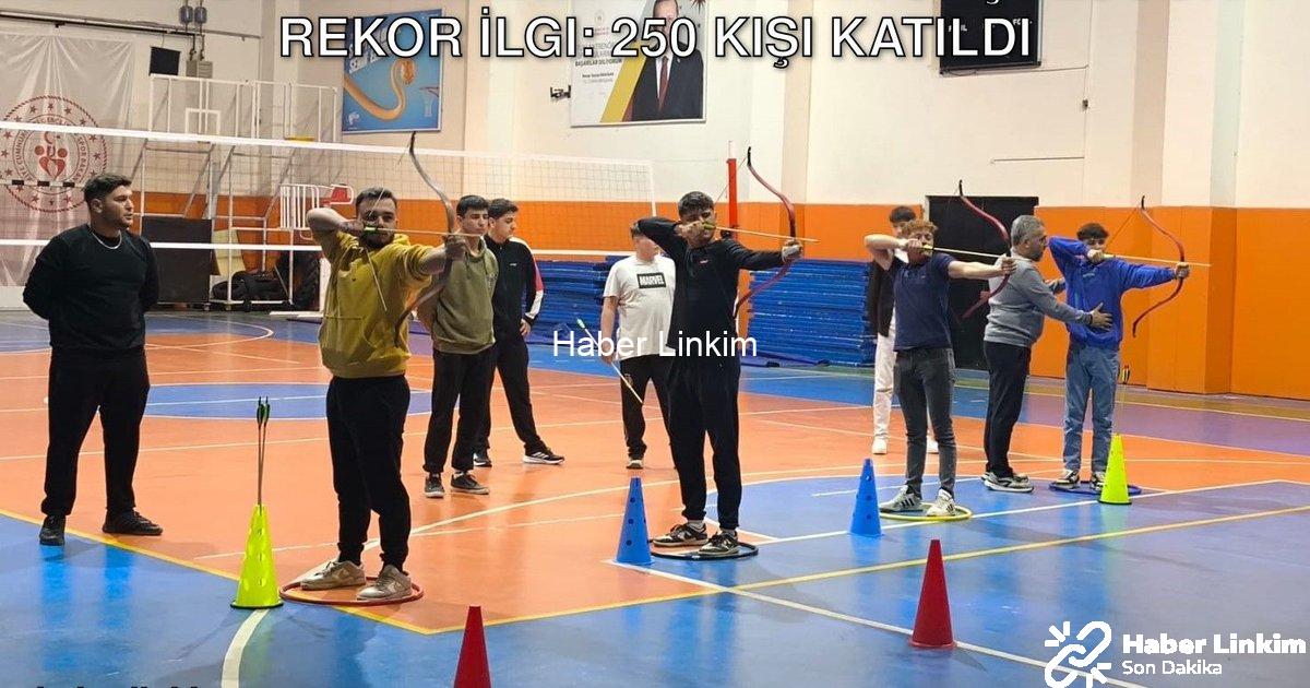 "Sarıgöl'de Geleneksel Türk Okçuluğuna Rekor İlgi: 250 Kişi Katıldı" başlıklı haber için fotorealist